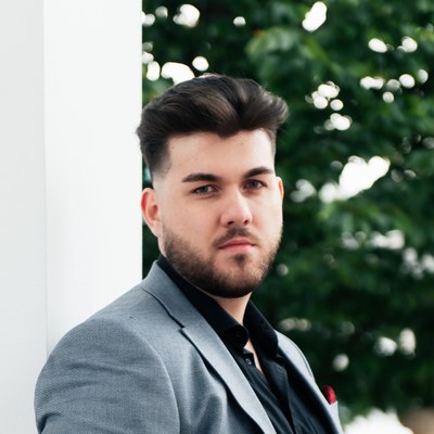 Dr. Vlad Lazar